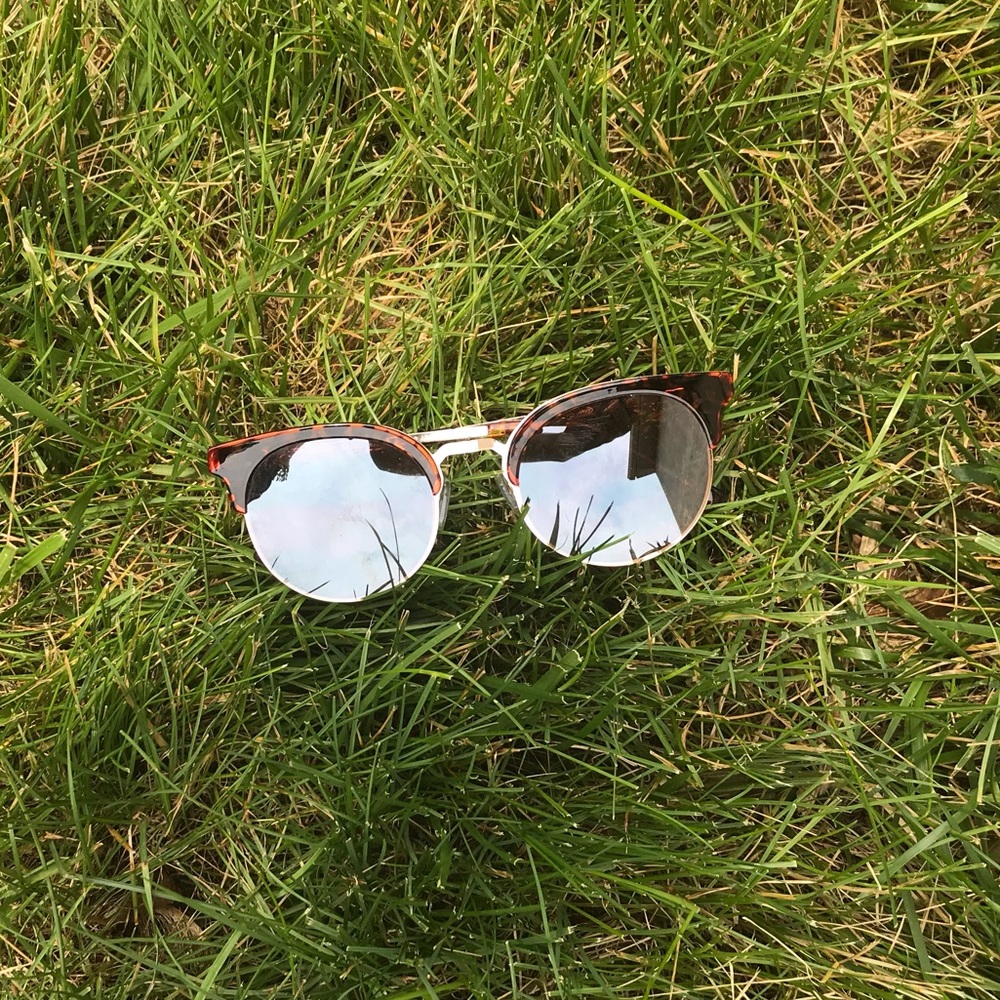 Old Navy Tortois Sunglasses